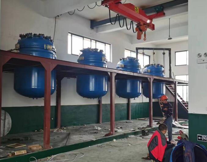 湖南永興縣反應（yīng）釜（fǔ）指導安裝（zhuāng）